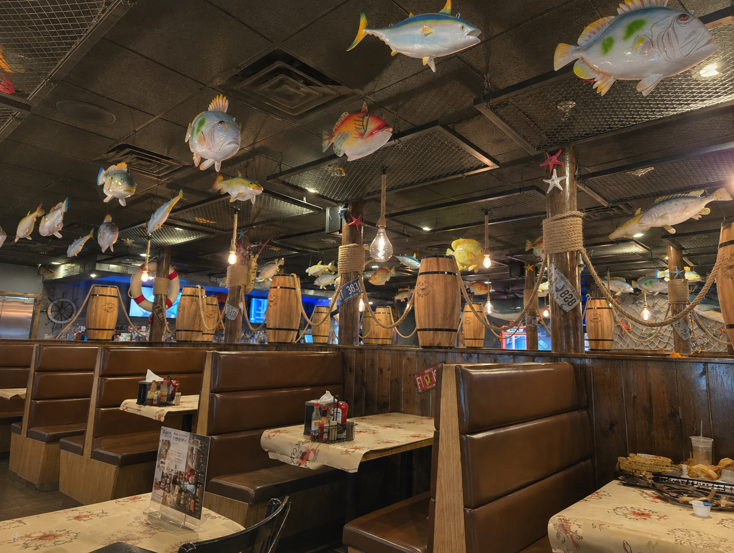 Hungry Crab atmosphere