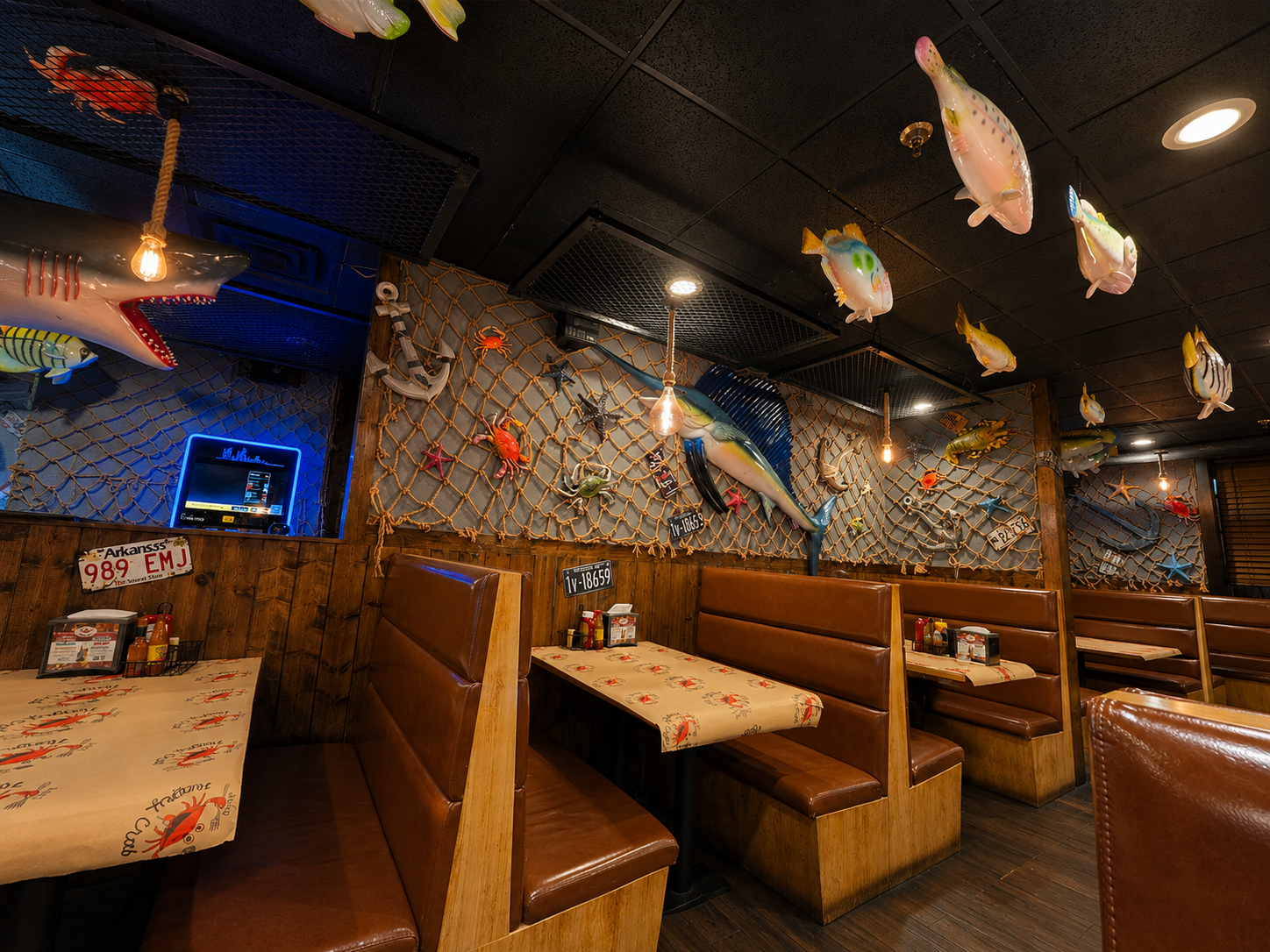 Hungry Crab dining room